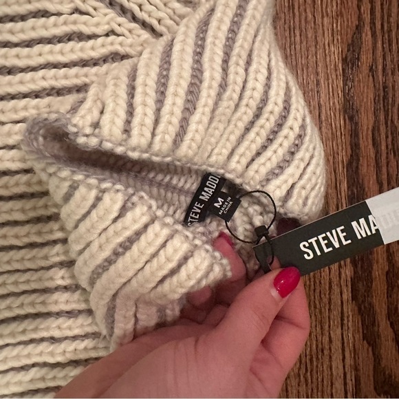 🆕 STEVE MADDEN Apparel Women's Terra Sweater SIZE medium - Picture 6 of 8